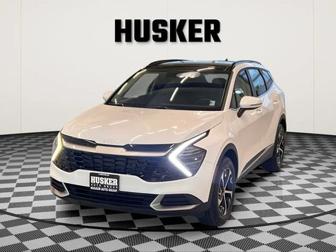 Used 2025 Kia Sportage EX w/ Premium Package AWD/4WD image 3