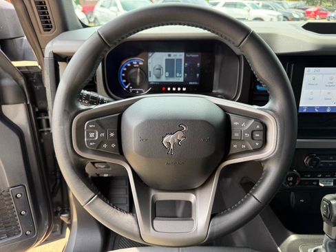 Used 2023 Ford Bronco Black Diamond AWD/4WD image 14