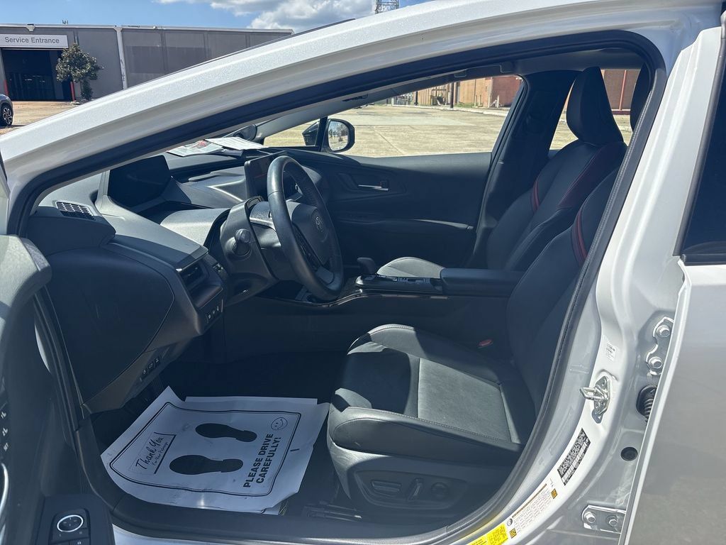 Used 2024 Toyota Prius Prime Premium w/ Advanced Technology Package FWD image 13