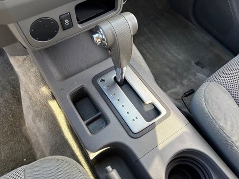 Used 2016 Nissan Frontier SV image 15