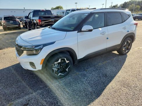 New 2026 Kia Seltos S image 3