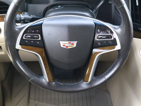 Used 2019 Cadillac Escalade Premium Luxury AWD/4WD image 15