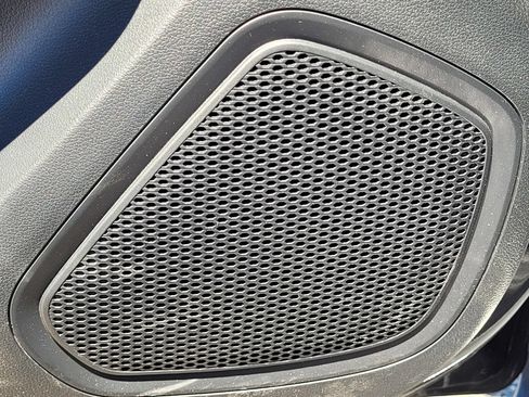 Certified 2025 Hyundai Venue SEL FWD image 24