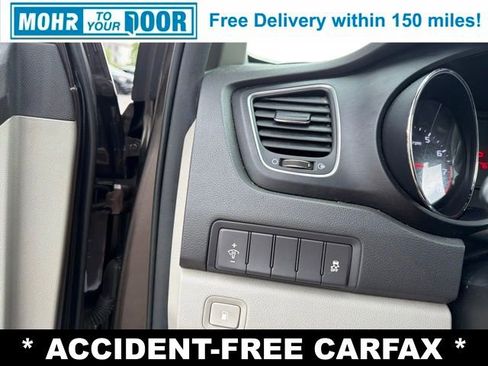 Used 2018 Kia Sedona LX FWD image 16