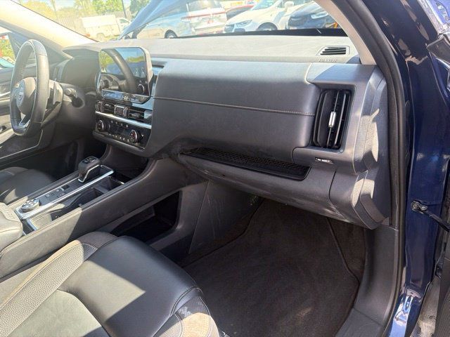 Used 2023 Nissan Pathfinder SL AWD/4WD image 26