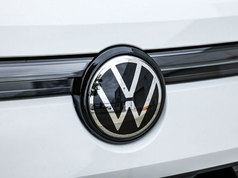 New 2026 Volkswagen Tiguan SE image 14