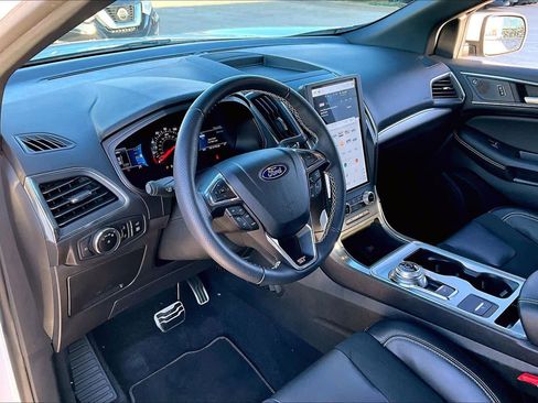 Used 2023 Ford Edge ST image 17