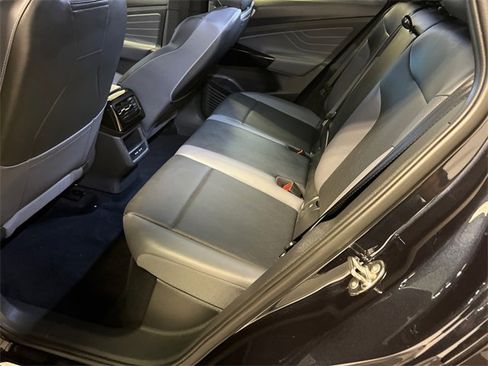 Used 2023 Volkswagen ID.4 S image 17