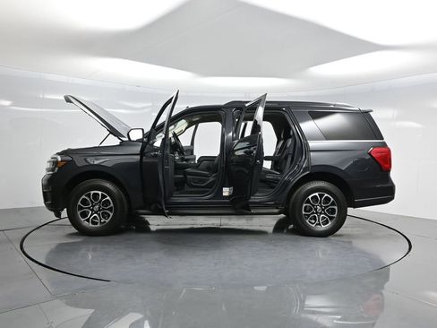 Used 2024 Ford Expedition XLT image 56
