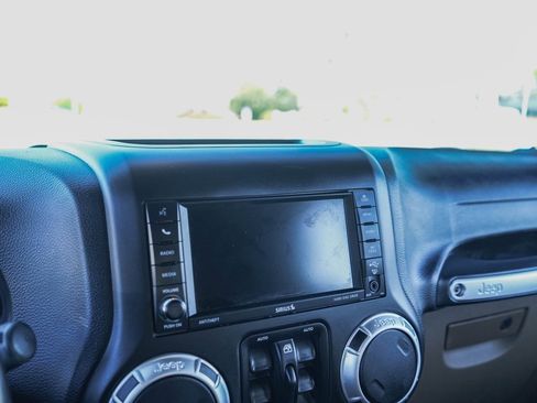 Used 2017 Jeep Wrangler Unlimited Sahara w/ Connectivity Group image 22