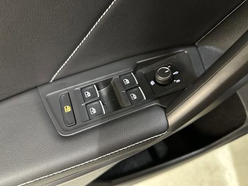 Certified 2024 Volkswagen Tiguan SE R-Line image 19