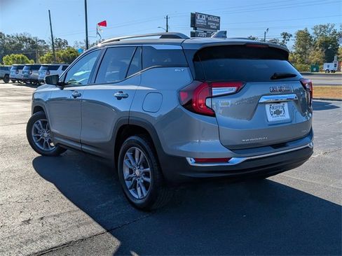 Used 2023 GMC Terrain SLT image 9