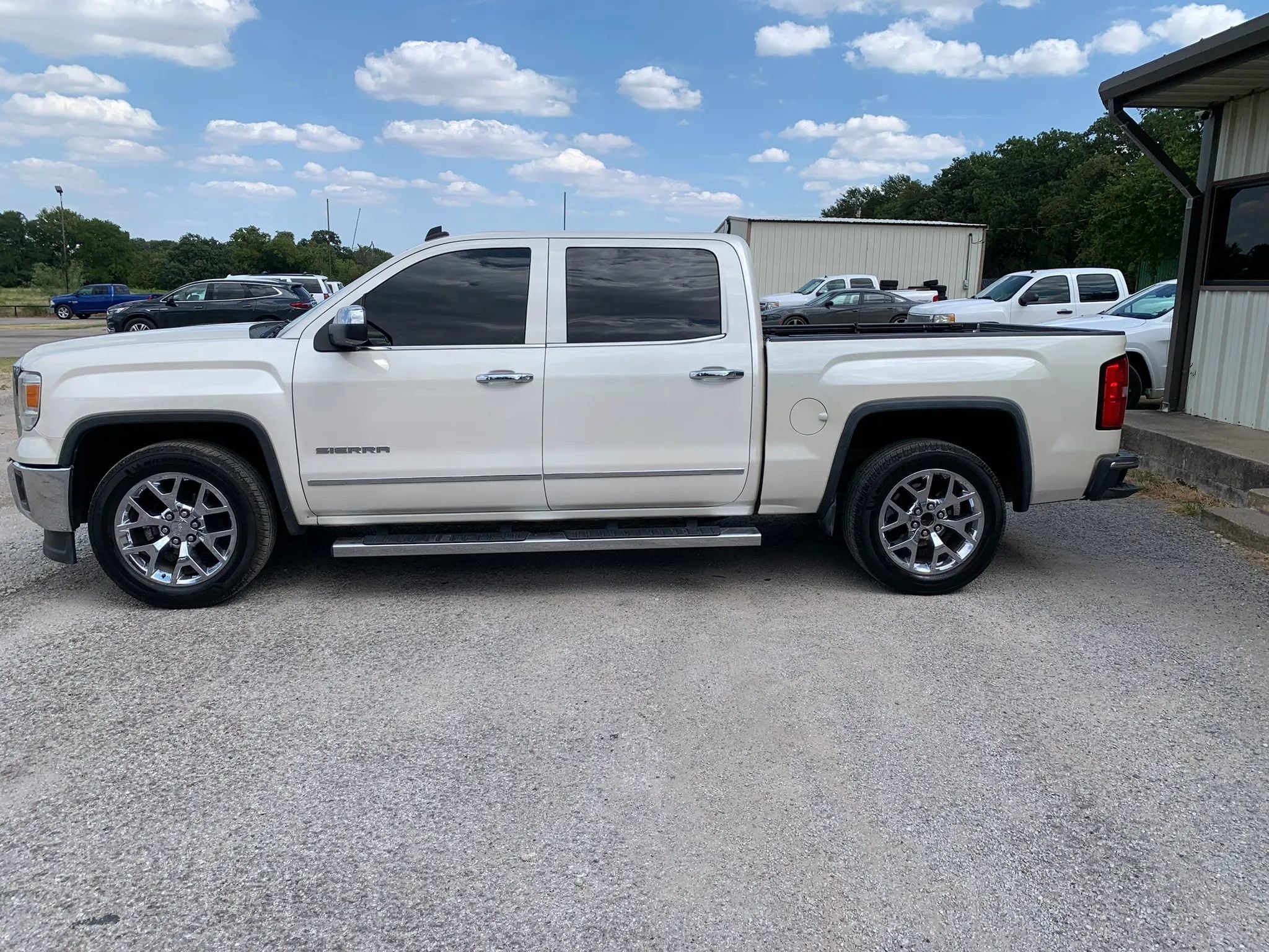 Used 2014 GMC Sierra 1500 SLT w/ SLT Crew Cab Value Package RWD image 2