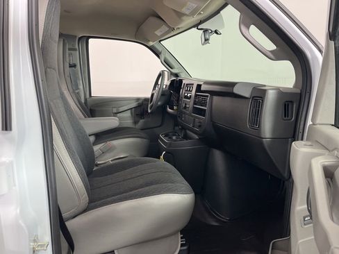New 2026 Chevrolet Express 2500 image 8