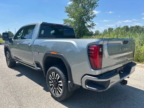 Used 2024 GMC Sierra 2500 Denali Ultimate w/ Max Trailering Package AWD/4WD image 4