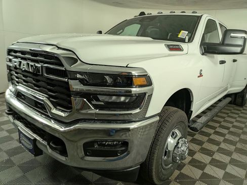 New 2026 RAM 3500 Tradesman AWD/4WD image 11