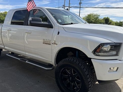Used 2018 RAM 2500 Laramie w/ Sport Appearance Group AWD/4WD image 3