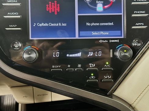 Used 2020 Toyota Camry XLE w/ Carpet Mat Package FWD image 23