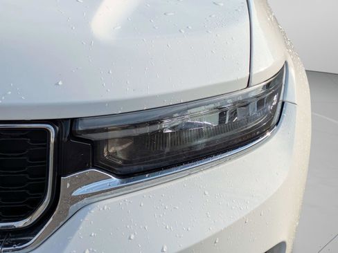 Used 2022 Jeep Grand Cherokee Limited image 10