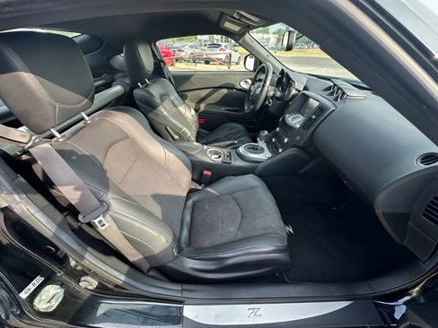 Used 2018 Nissan 370Z Touring RWD image 10