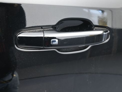 Used 2021 Chevrolet Silverado 1500 LT image 36