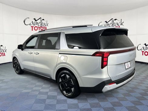 Used 2025 Kia Carnival EX image 5