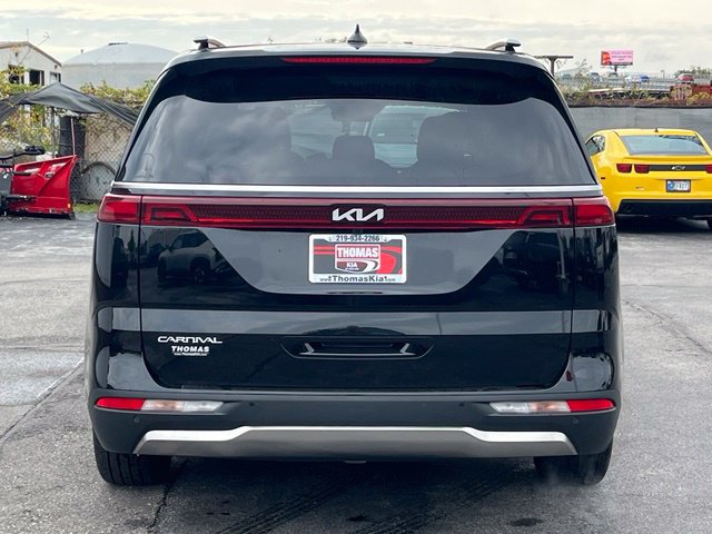 Certified 2024 Kia Carnival SX FWD image 11