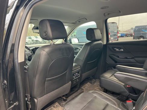Used 2020 Chevrolet Traverse RS image 12