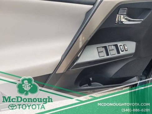 Used 2018 Toyota RAV4 XLE w/ Convenience Package image 11