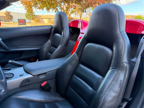 Used 2006 Chevrolet Corvette Convertible w/ Preferred Equipment Group image 33