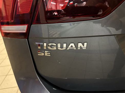 Used 2018 Volkswagen Tiguan SEL image 24