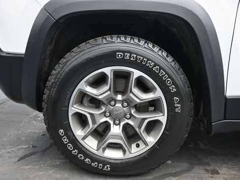 Used 2022 Jeep Cherokee Trailhawk w/ Premium Leather Package image 50