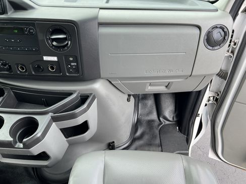 Used 2017 Ford E-350 and Econoline 350 Super Duty image 21
