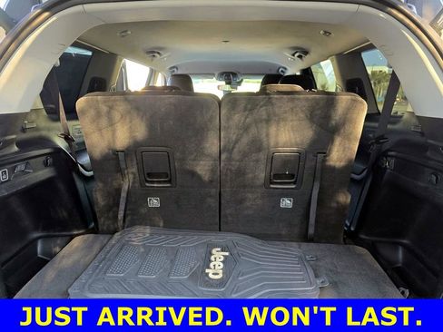 Used 2022 Jeep Grand Cherokee L Limited image 28