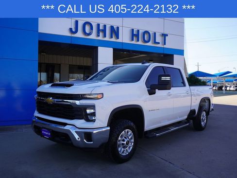 Used 2024 Chevrolet Silverado 2500 LT image 1