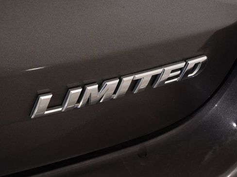 Used 2017 Toyota Highlander Limited FWD image 23
