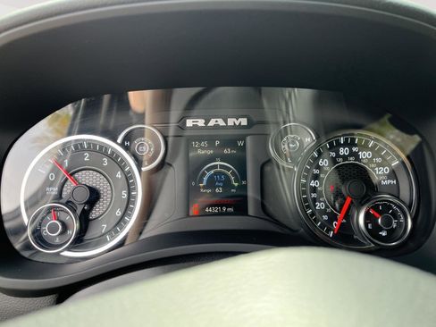 Used 2024 RAM 2500 Big Horn AWD/4WD image 28
