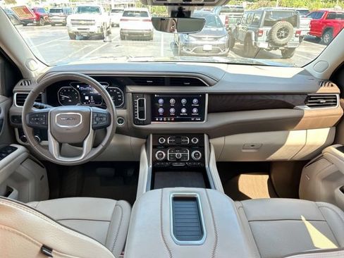 Used 2021 GMC Yukon Denali w/ Denali Premium Package AWD/4WD image 25