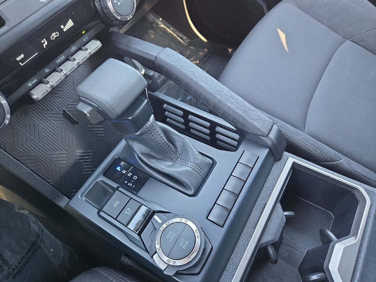 Used 2024 Toyota Tacoma SR5 AWD/4WD image 23
