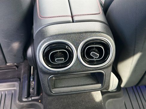 Used 2025 Mercedes-Benz GLC 43 AMG 4MATIC image 20