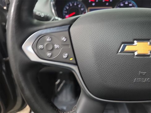 Used 2023 Chevrolet Traverse LT w/ Rear Camera Mirror Package image 18