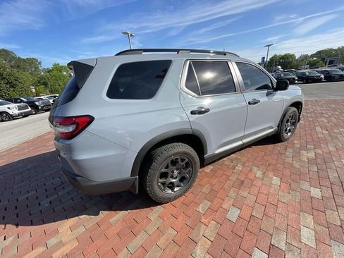 Certified 2025 Honda Pilot TrailSport image 22