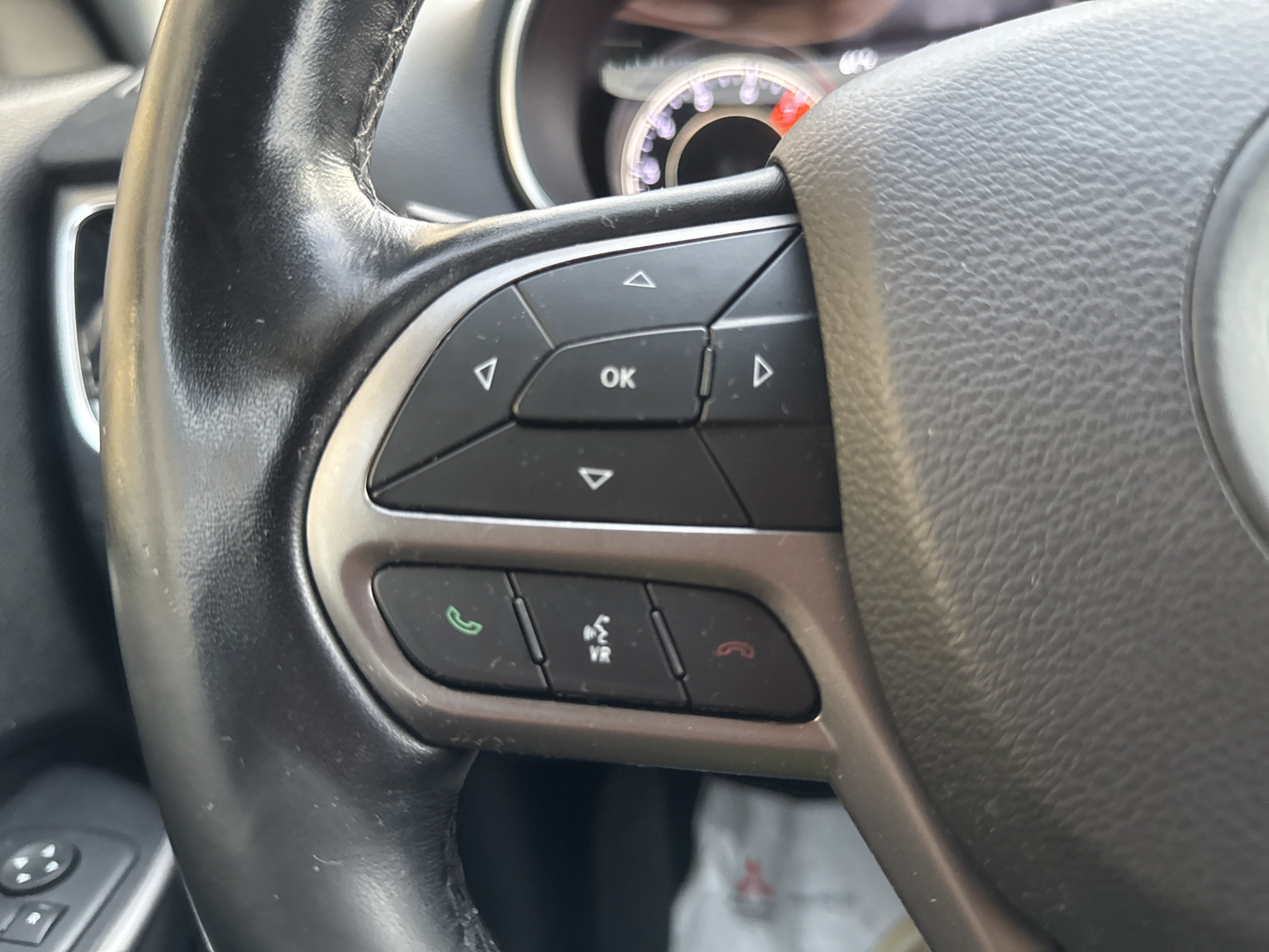 Used 2020 Jeep Cherokee Limited AWD/4WD image 11