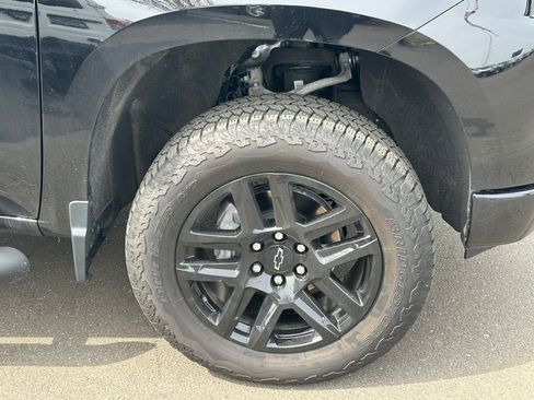 Used 2025 Chevrolet Silverado 1500 LT Trail Boss w/ Convenience Package II AWD/4WD image 11