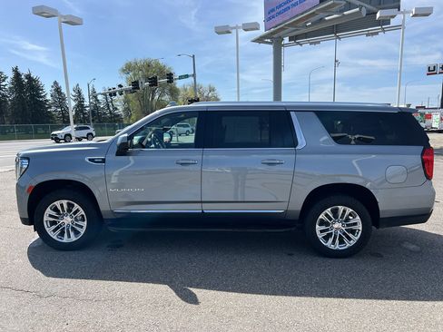 Certified 2023 GMC Yukon XL SLT AWD/4WD image 3