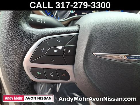 Used 2019 Chrysler Pacifica Touring Plus w/ Advanced Safetytec Group FWD image 19