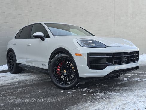 Certified 2025 Porsche Cayenne GTS image 7