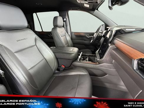 Used 2025 GMC Yukon Denali AWD/4WD image 29