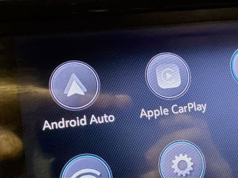 Used 2021 Chevrolet TrailBlazer RS w/ Convenience Package image 2