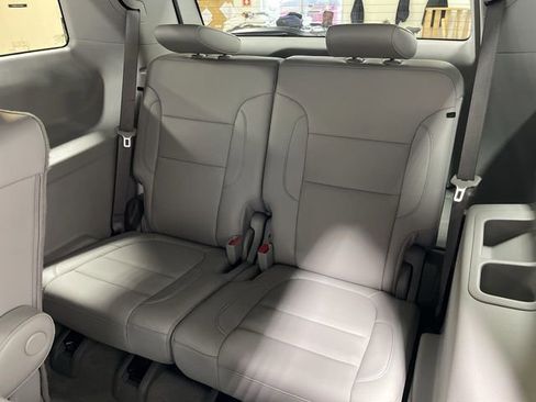 Used 2023 GMC Acadia SLT image 24